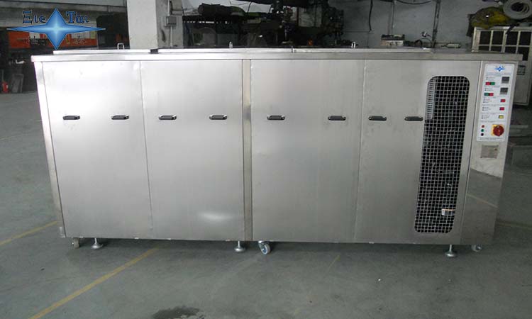 在哪里可以買(mǎi)到超聲波清洗機(jī)？真空碳?xì)淝逑礄C(jī)的除污工藝