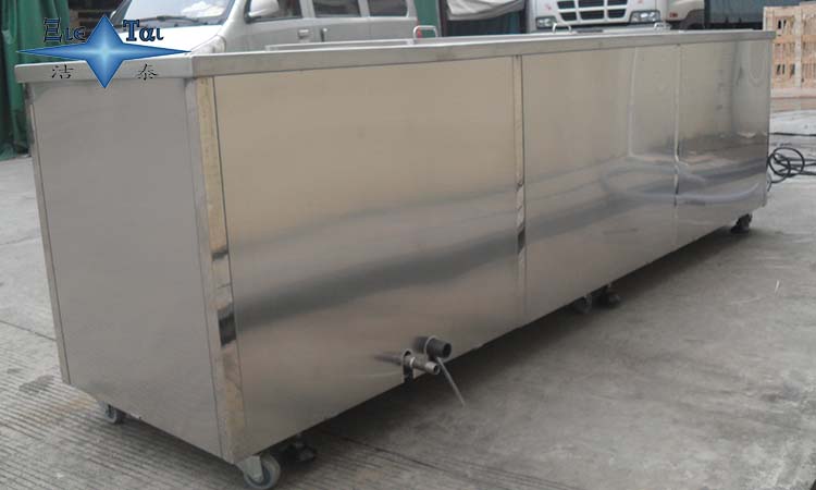 超聲波清洗設(shè)備如何發(fā)揮清洗作用？其三大優(yōu)勢是啥？