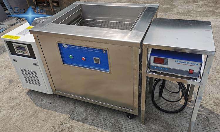 超聲波清洗機(jī)中泡沫的控制方法及清洗效果評估