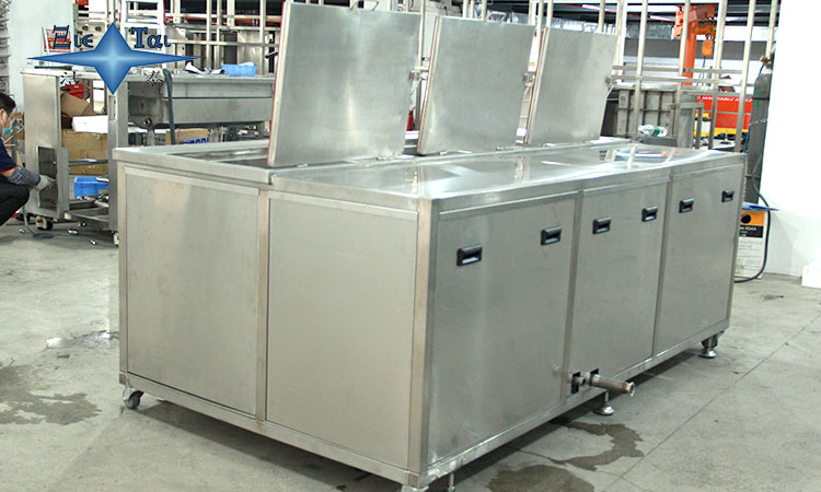 超聲波清洗機(jī)容器選擇指南：材質(zhì)、設(shè)計與應(yīng)用